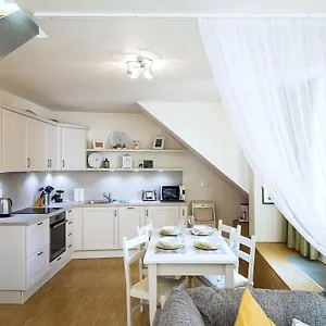 Modern Charvátova Praha